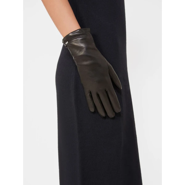 Max Mara Short Nappa Leather Gloves in Black | Gloves | Coveti