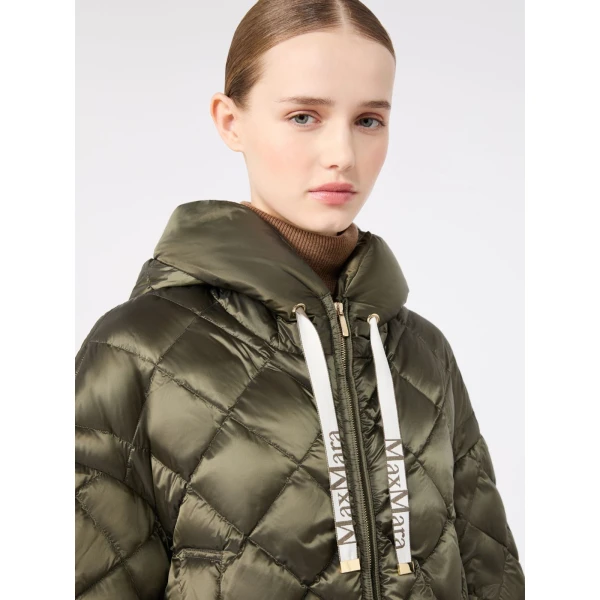 Max Mara Sisoft Cape-Style Water-Repellent Puffer in Moss Green | Jackets | Coveti