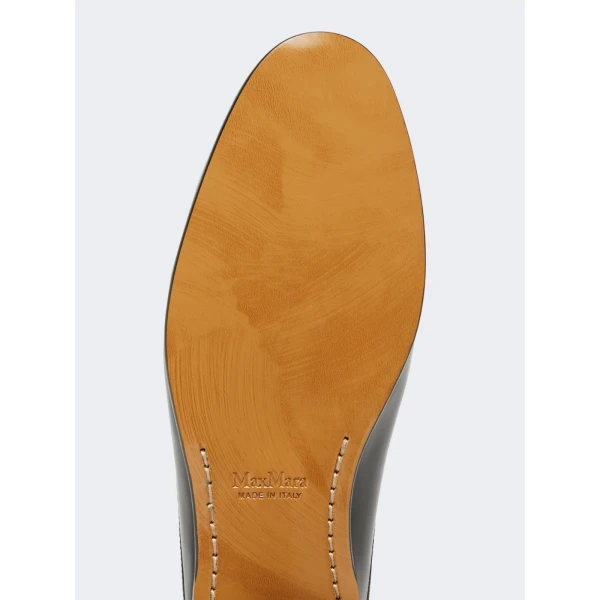 Max Mara Smooth Leather Mule Loafers in Black | Loafers | Coveti