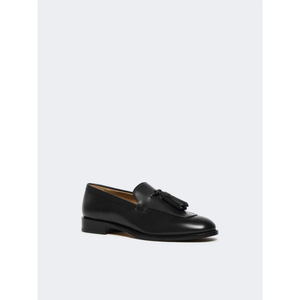 Max Mara Sultano Tasselled Leather Loafers in Black | Loafers | Coveti
