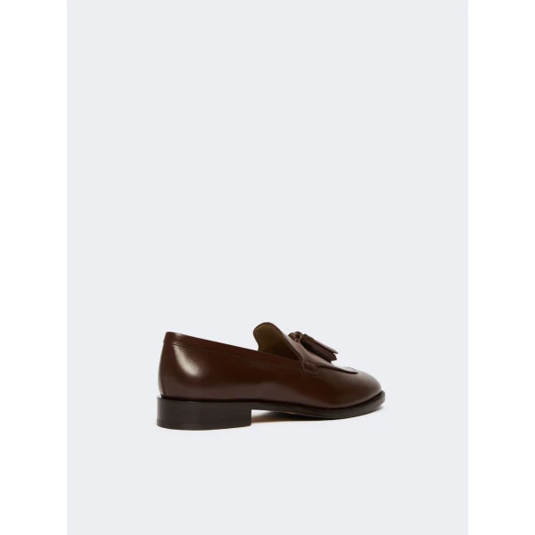 Max Mara Sultano Tasselled Leather Loafers in Cocoa | Loafers | Coveti