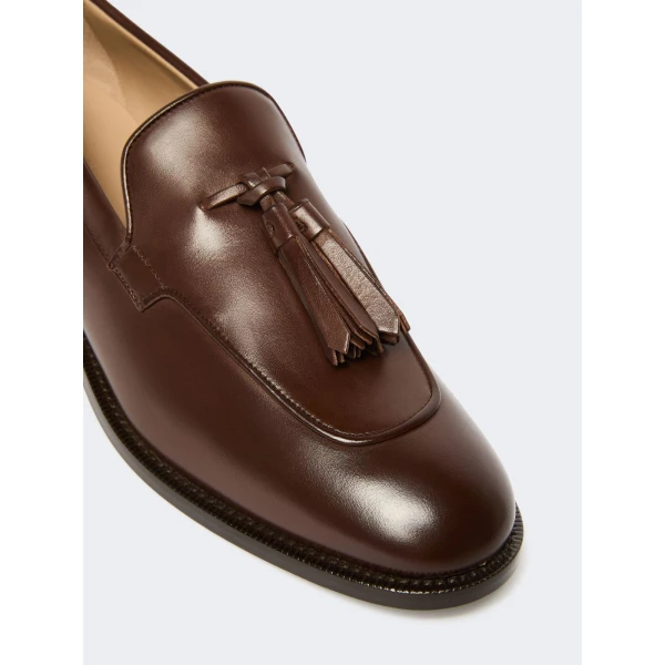 Max Mara Sultano Tasselled Leather Loafers in Cocoa | Loafers | Coveti