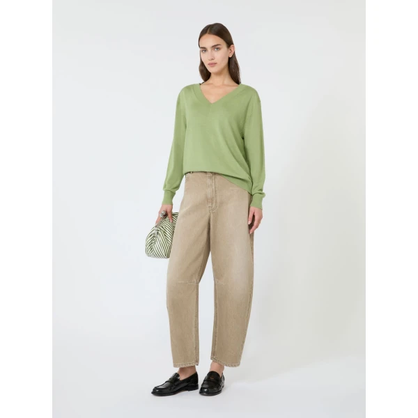 Max Mara Talamo Wool, Silk and Cashmere V-Neck Jumper in Green | Sweaters | Coveti