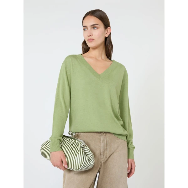 Max Mara Talamo Wool, Silk and Cashmere V-Neck Jumper in Green | Sweaters | Coveti