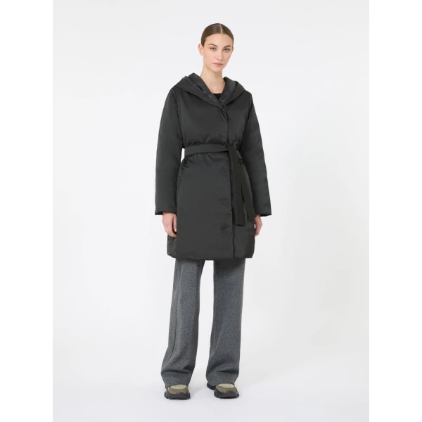 Max Mara Uggioso Reversible Water-Repellent Taffeta Down Jacket in Black | Jackets | Coveti