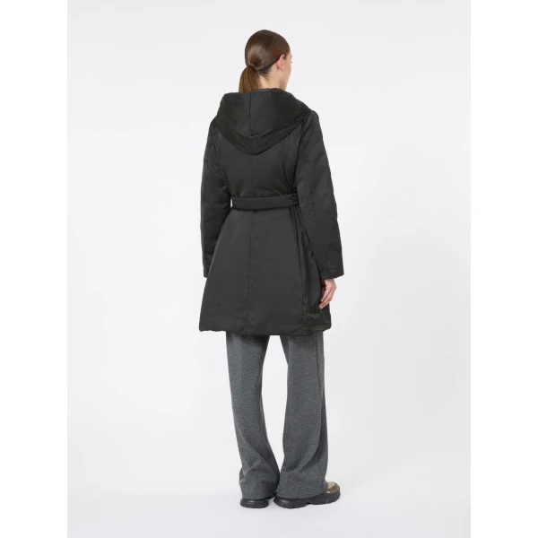 Max Mara Uggioso Reversible Water-Repellent Taffeta Down Jacket in Black | Jackets | Coveti