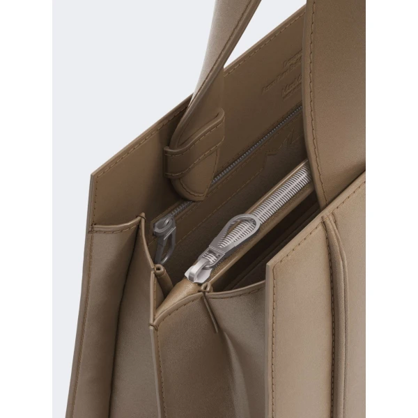 Max Mara Whitney Bag 5 Medium in Camel | Totes & Top-Handle Bags | Coveti