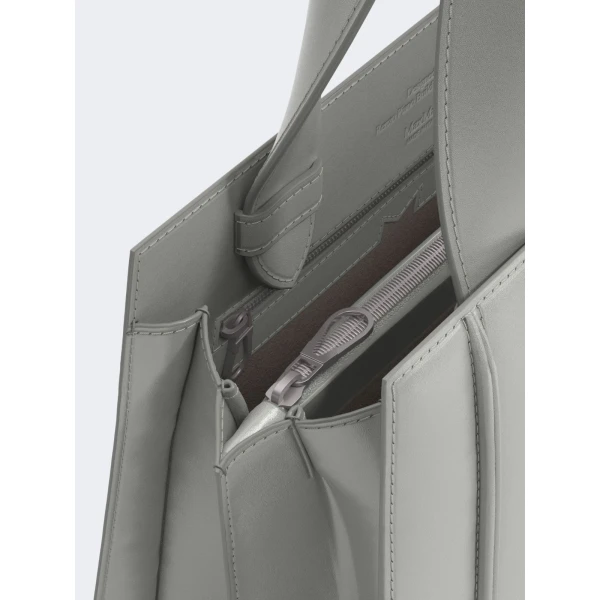 Max Mara Whitney Bag 5 Medium in Light Grey | Totes & Top-Handle Bags | Coveti