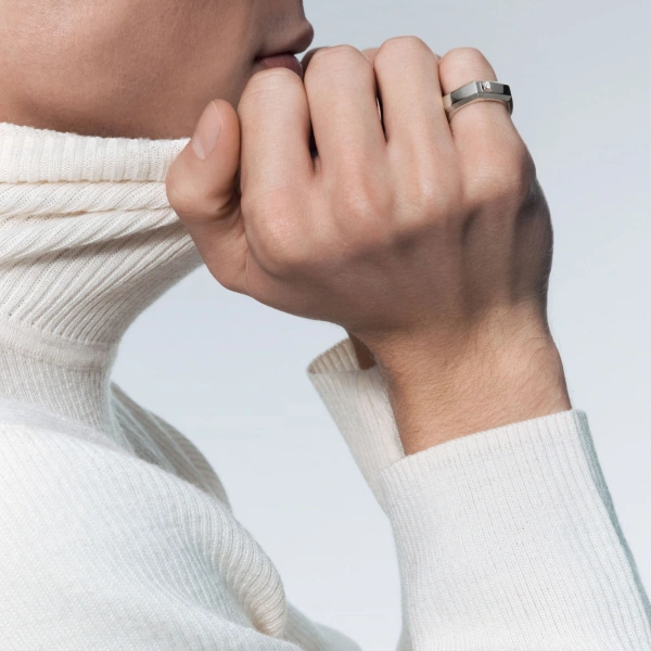 Messika Moderniste Ring in 18K White Gold, Medium Model | Fine Rings | Coveti