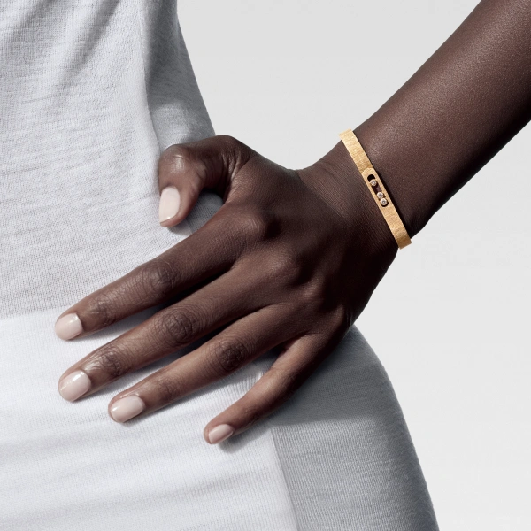 Messika Move Noa Chiseled Bracelet in 18K Yellow Gold, Medium Model | Fine Bracelets | Coveti