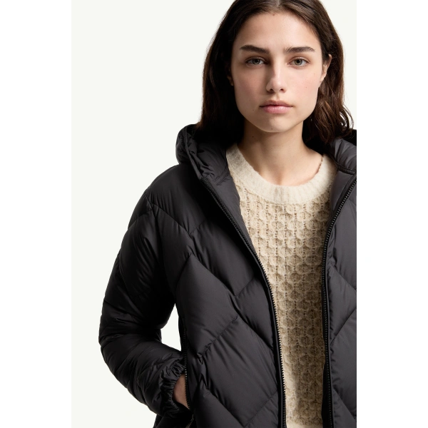 Moncler Arvouinne Hooded Triangle-Quilted Short Down Jacket in Black, view 6 | Women's Puffer Jackets | Coveti