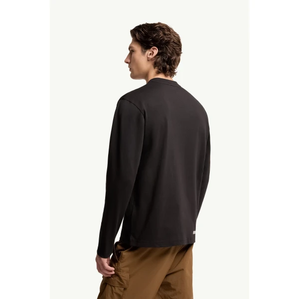 Moncler Logo Long Sleeve Cotton T-Shirt in Black, view 5 | Men's T-shirts | Coveti