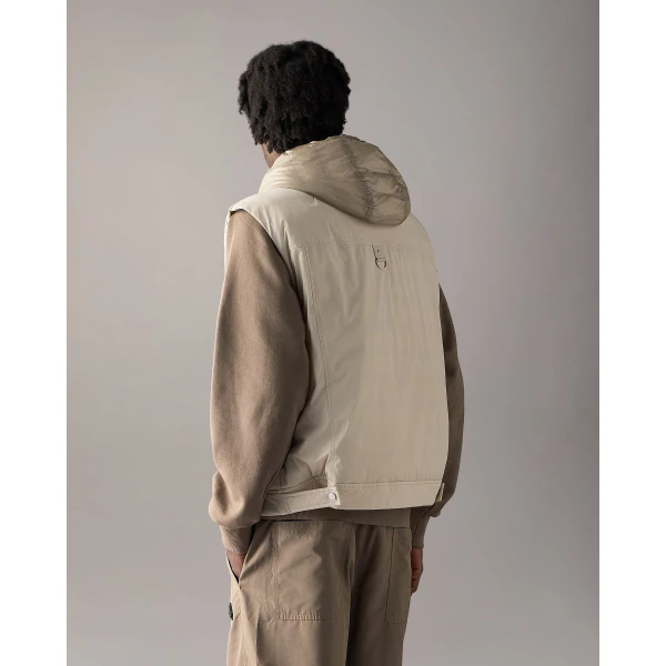 Moose Knuckles Brixton Vest in Alabaster | Men Jackets | Coveti