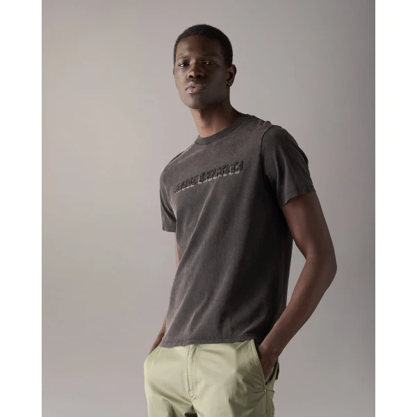 Moose Knuckles Connor Logo T-Shirt in Black | T-shirts & vests | Coveti
