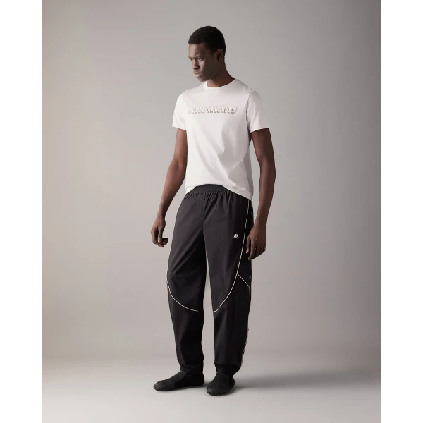 Moose Knuckles Connor Logo T-Shirt in Milky Way | T-shirts & vests | Coveti