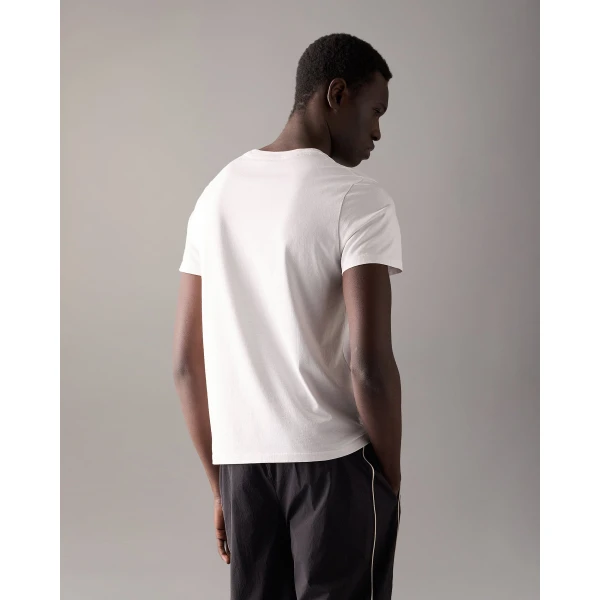 Moose Knuckles Connor Logo T-Shirt in Milky Way | T-shirts & vests | Coveti