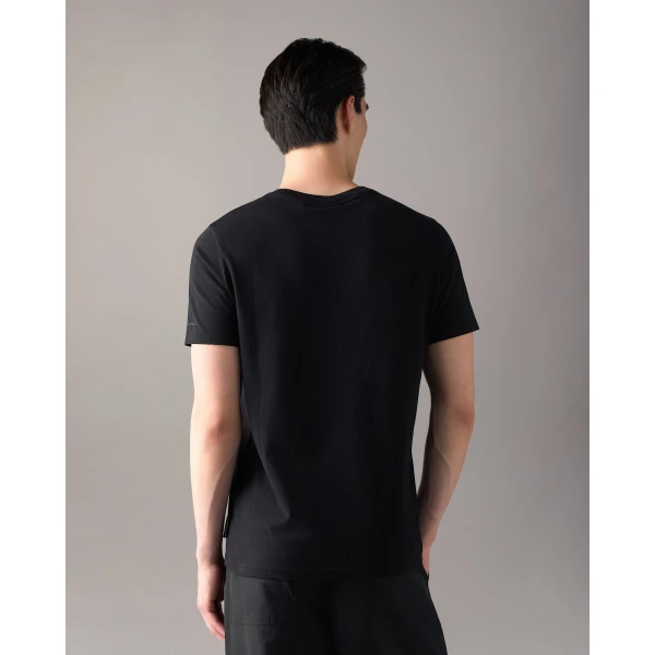 Moose Knuckles Crescent T-Shirt in Black | T-shirts & vests | Coveti