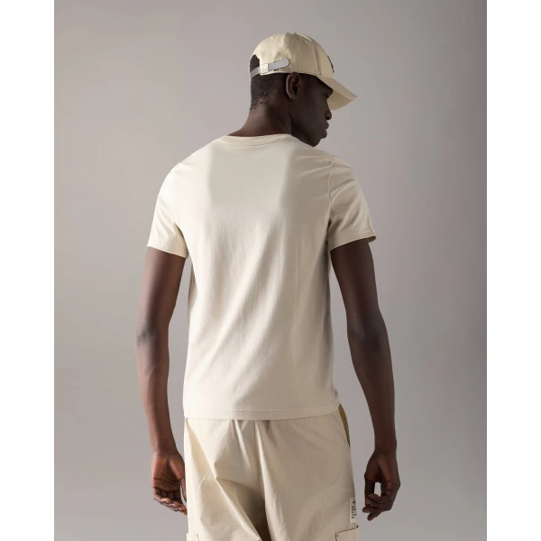 Moose Knuckles Dalon T-Shirt in Alabaster | T-shirts & vests | Coveti