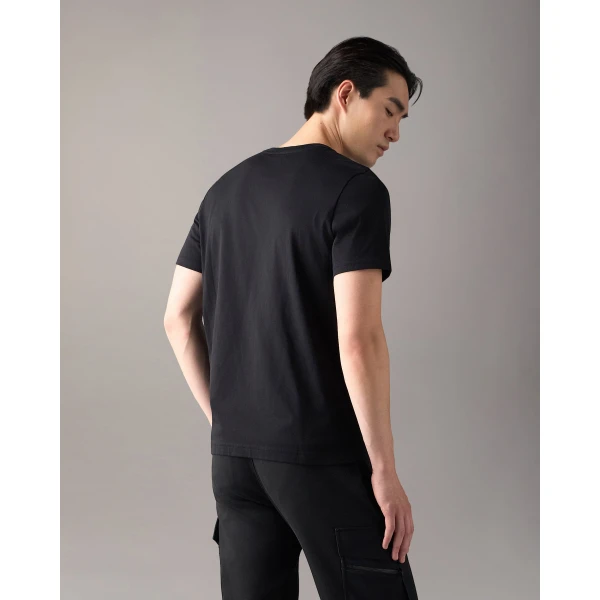 Moose Knuckles Dalon T-Shirt in Black | T-shirts & vests | Coveti