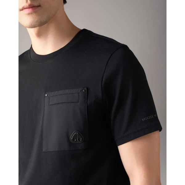 Moose Knuckles Dalon T-Shirt in Black | T-shirts & vests | Coveti