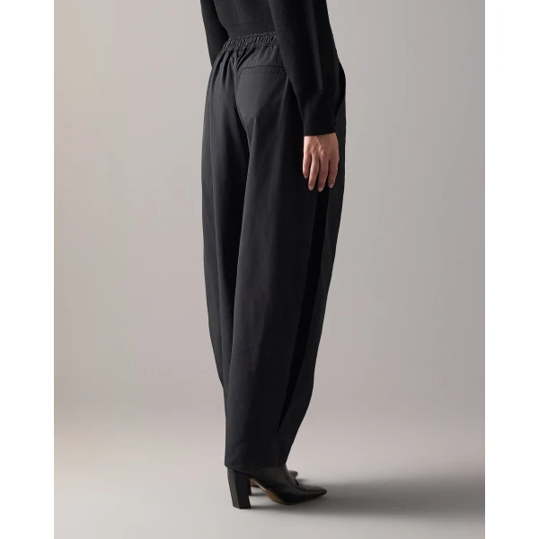 Moose Knuckles Edge Barrel Pants in Black | Pants | Coveti