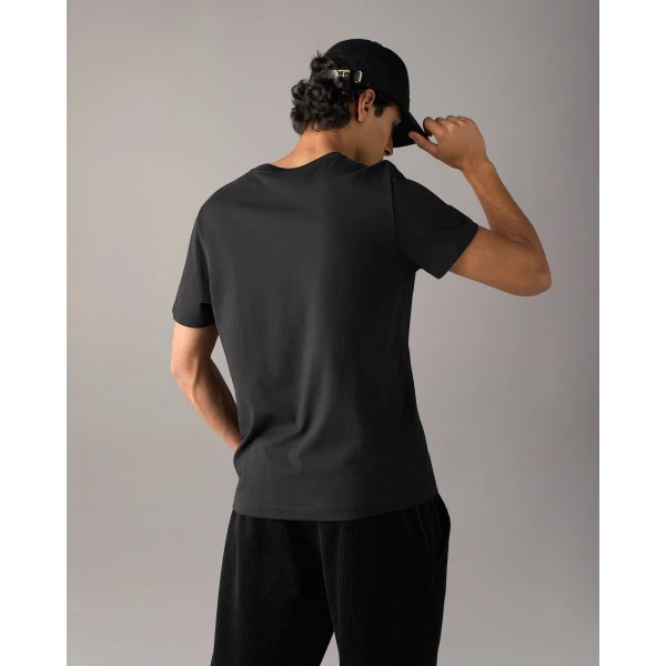 Moose Knuckles Gold Series Icebreak Logo T-Shirt in Black | T-shirts & vests | Coveti
