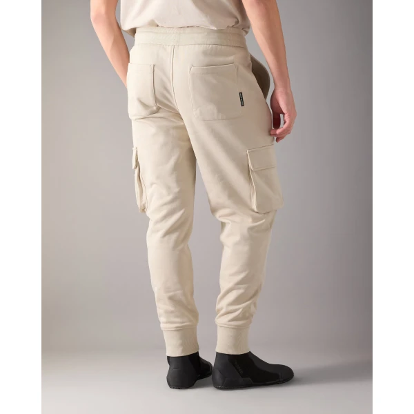 Moose Knuckles Hartsfield Cargo Joggers in Alabaster | Pants | Coveti