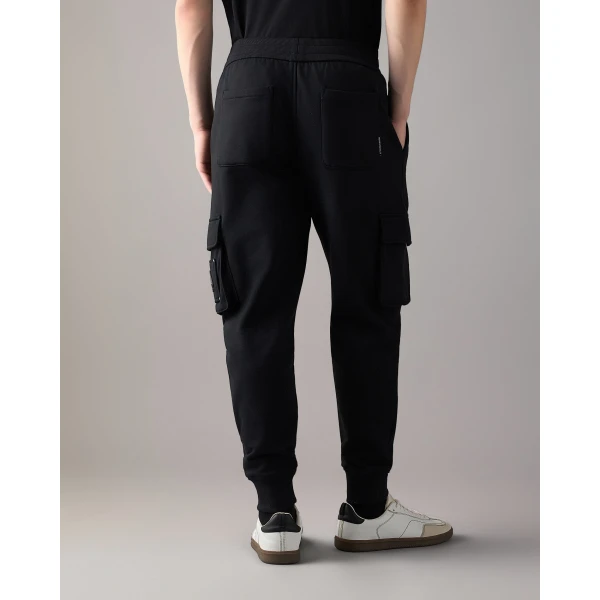 Moose Knuckles Hartsfield Cargo Joggers in Black | Pants | Coveti
