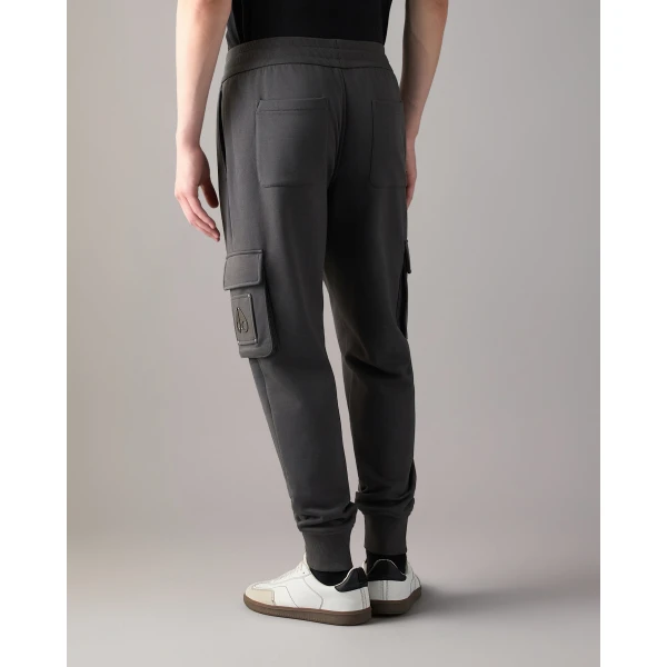 Moose Knuckles Hartsfield Cargo Joggers in Cement | Pants | Coveti