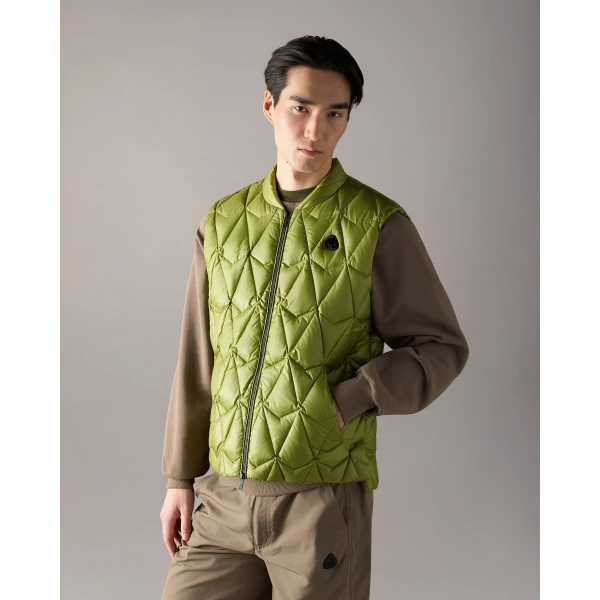 Moose Knuckles Iceberg Quilt Down Vest in Clover | Men Jackets | Coveti