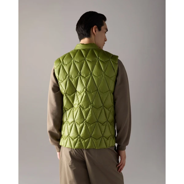 Moose Knuckles Iceberg Quilt Down Vest in Clover | Men Jackets | Coveti