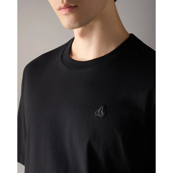 Moose Knuckles YUL Classic T-Shirt in Black | T-shirts & vests | Coveti