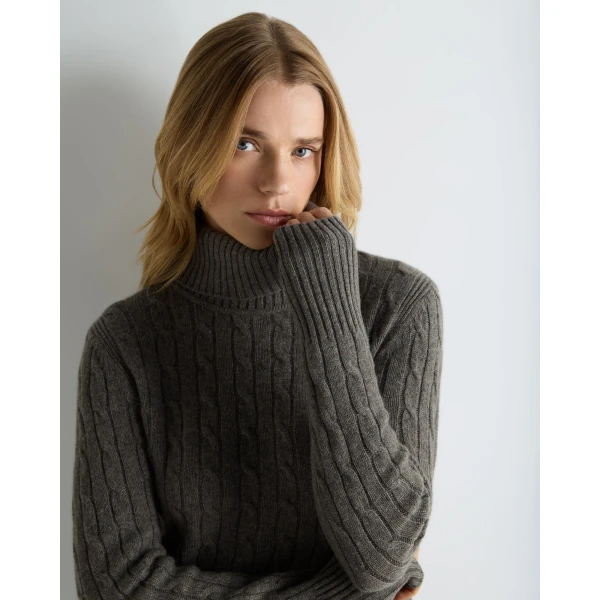 N.Peal Adelyn Cable Roll Cashmere Jumper in Wood Smoke Brown
