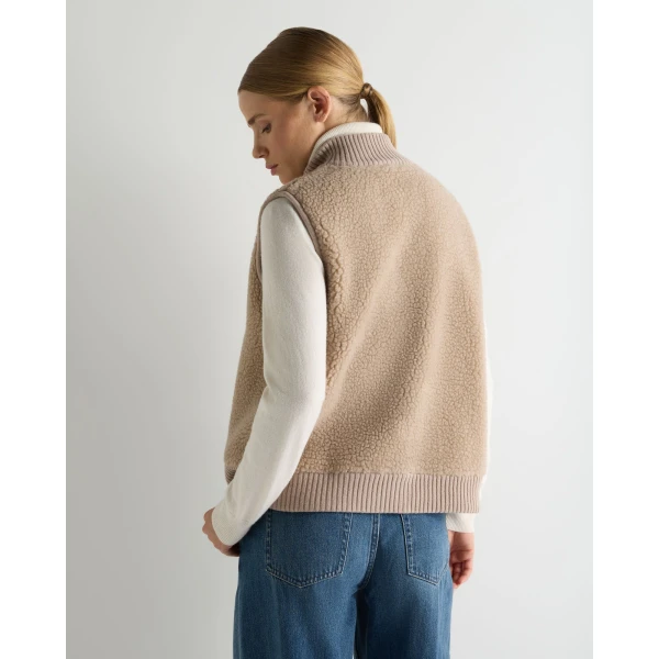 N.Peal Cashmere Shearling Gilet in Cashew Brown