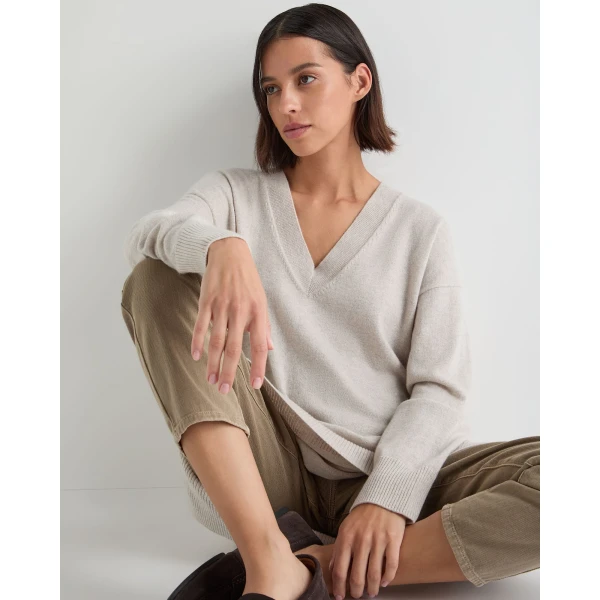 N.Peal Elise Long V Neck Cashmere Tunic in Pebble Grey