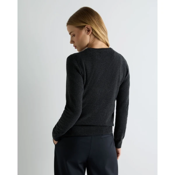 N.Peal Evie Classic Round Neck Cashmere Jumper in Deep Charcoal Grey