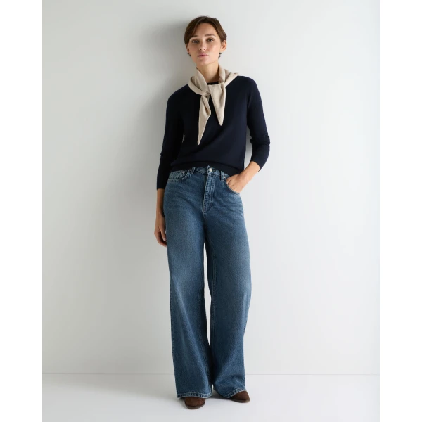 N.Peal Evie Classic Round Neck Cashmere Jumper in Navy Blue