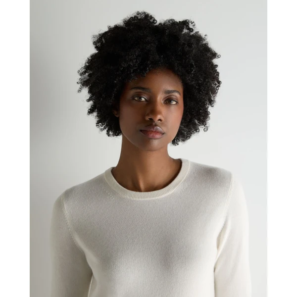 N.Peal Evie Classic Round Neck Cashmere Jumper in New Ivory White