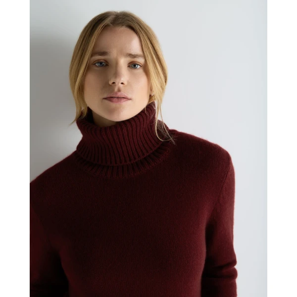 N.Peal Hazel Chunky Roll Neck Cashmere Jumper in Rustic Red