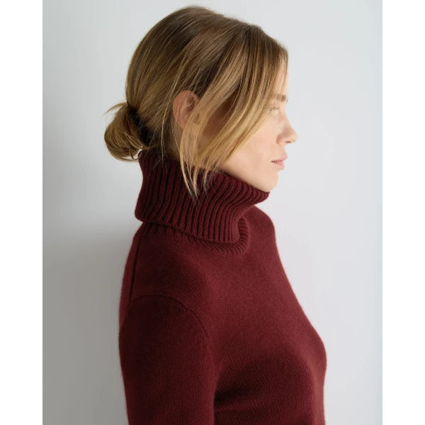 N.Peal Hazel Chunky Roll Neck Cashmere Jumper in Rustic Red