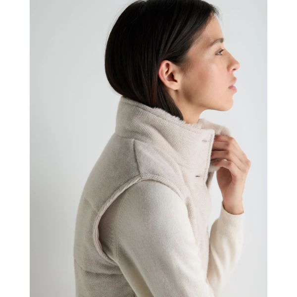 N.Peal Honeycomb Cashmere Gilet With Fur Trim in Pebble Grey