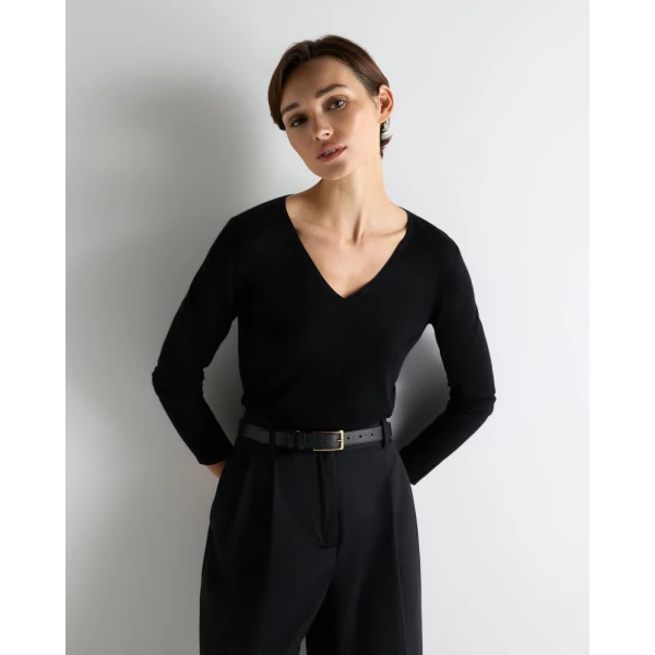 N.Peal Imogen Superfine Cashmere V Neck Jumper in Black