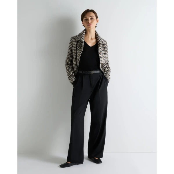 N.Peal Imogen Superfine Cashmere V Neck Jumper in Black