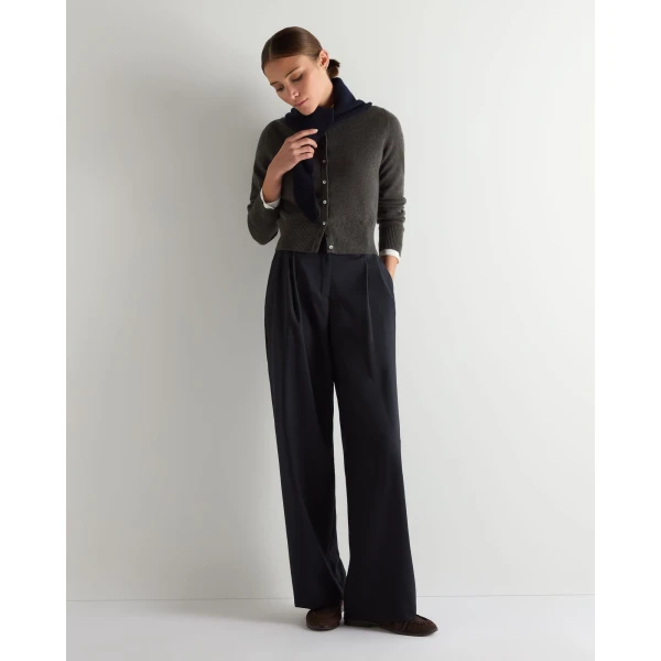 N.Peal Ivy Cropped Cashmere Cardigan in Grey Moss