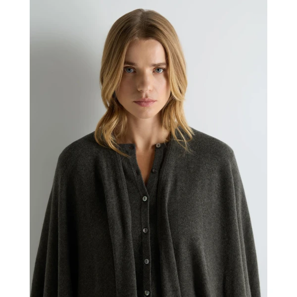 N.Peal Lily Lightweight Cashmere Cape in Grey Moss
