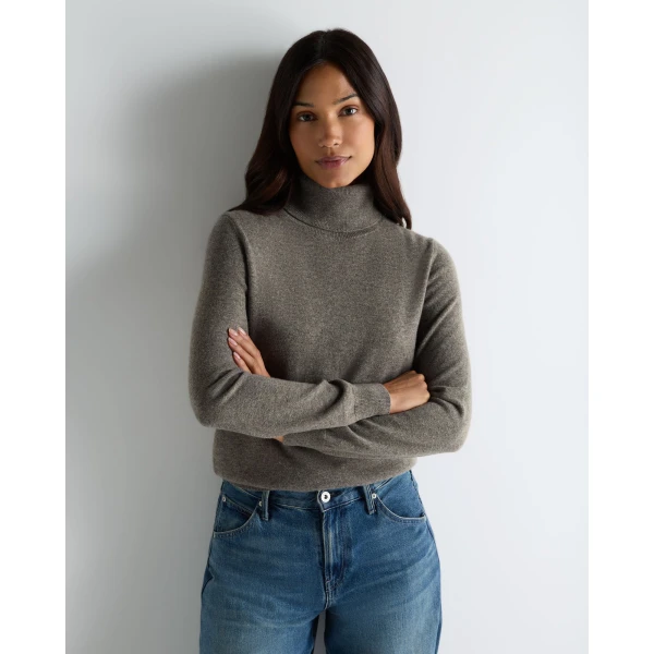 N.Peal Luna Roll Neck Cashmere Jumper in Wood Smoke Brown