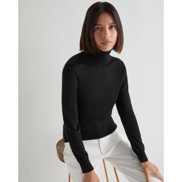 N.Peal Margot Superfine Cashmere Roll Neck Jumper in Black