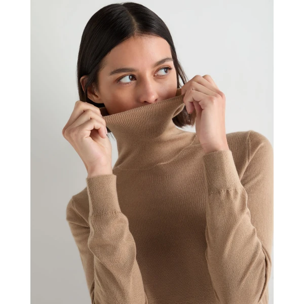 N.Peal Margot Superfine Cashmere Roll Neck Jumper in Caramel Brown