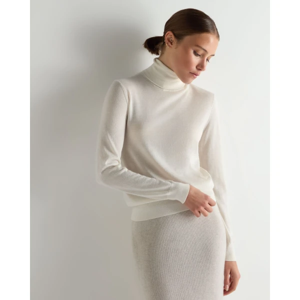 N.Peal Margot Superfine Cashmere Roll Neck Jumper in New Ivory White