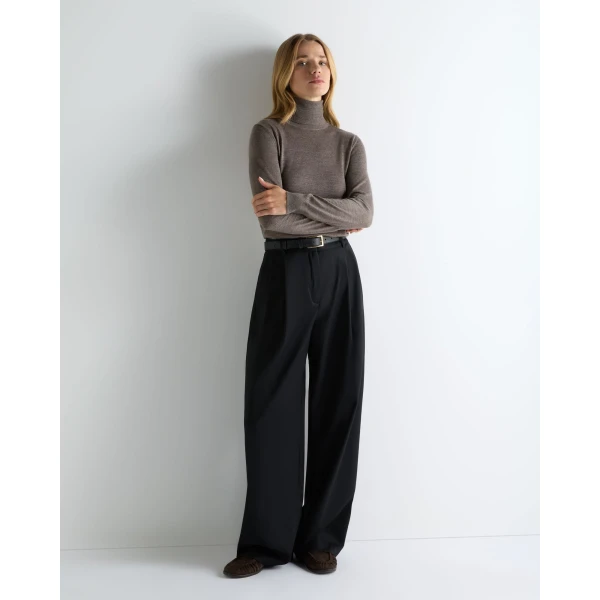 N.Peal Margot Superfine Cashmere Roll Neck Jumper in Pecan Brown